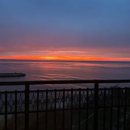 Casa Del Mar